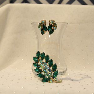 vintage emerald-green brooch and earrings
